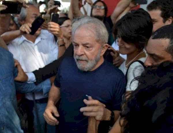 Justiça autoriza transferência de Lula para São Paulo